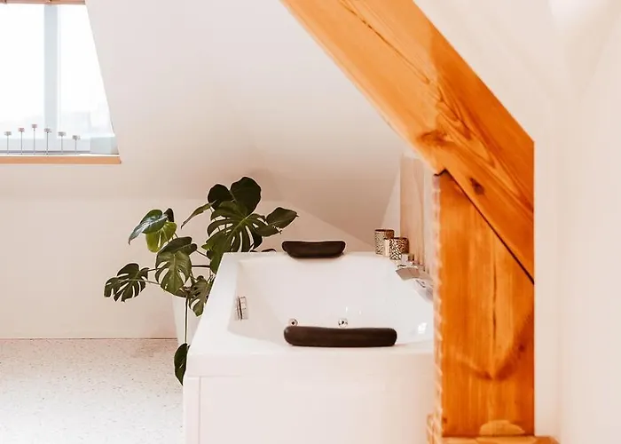 מלון אהבה Heritage Collection - וורבירס